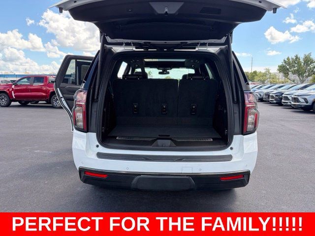 Used 2021 Chevrolet Tahoe RST w/ Luxury Package RWD image 17