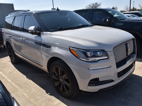 Certified 2022 Lincoln Navigator Reserve image 5