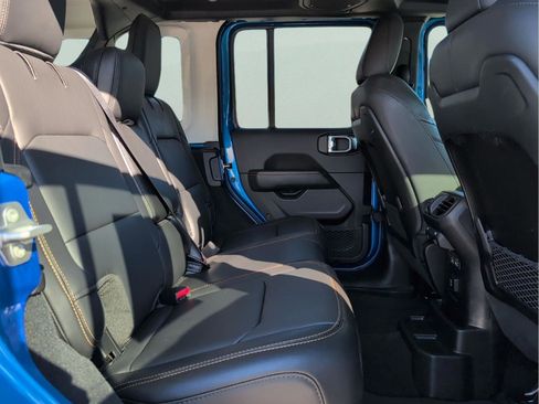 Used 2024 Jeep Wrangler Sahara w/ Safety Group image 32