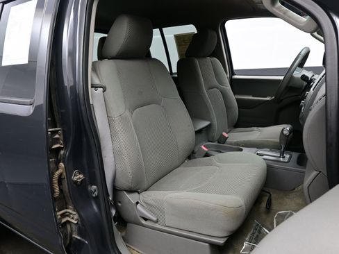 Used 2015 Nissan Frontier SV w/ SV Value Truck Package image 12