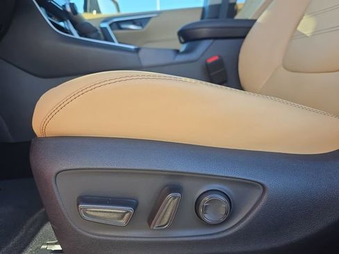 Used 2025 Toyota RAV4 XLE Premium image 29