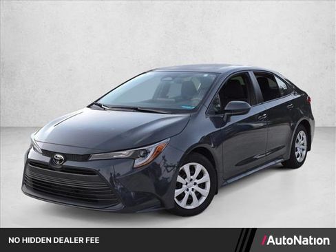 Used 2025 Toyota Corolla LE FWD image 1
