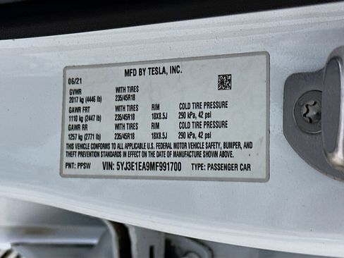 Used 2021 Tesla Model 3 Standard Range Plus image 12