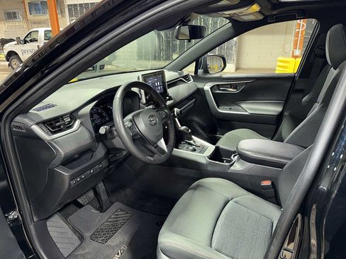 Used 2024 Toyota RAV4 SE w/ Weather & Moonroof Package AWD/4WD image 31