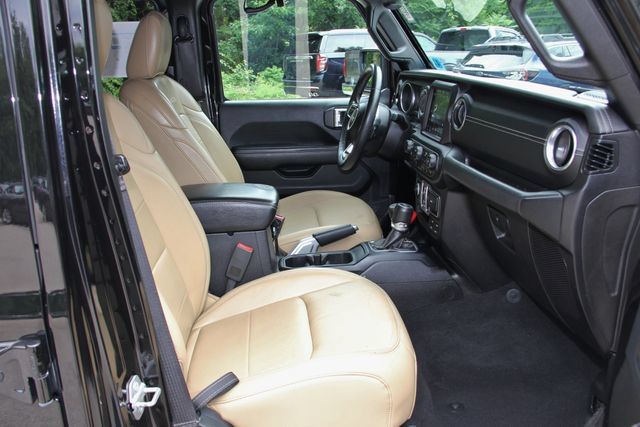 Used 2018 Jeep Wrangler Unlimited Sahara AWD/4WD image 36
