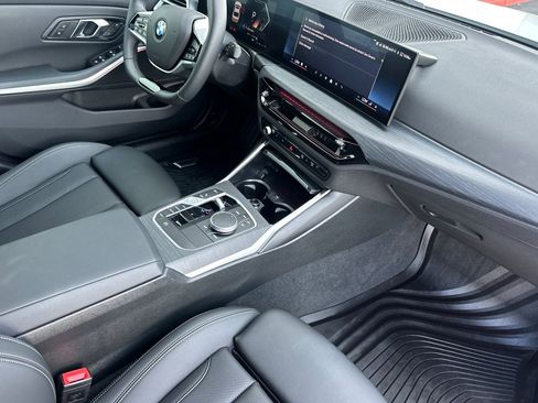 Used 2025 BMW 330i Sedan w/ Convenience Package image 19