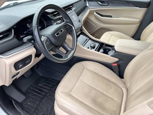 Used 2021 Jeep Grand Cherokee L Limited AWD/4WD image 27