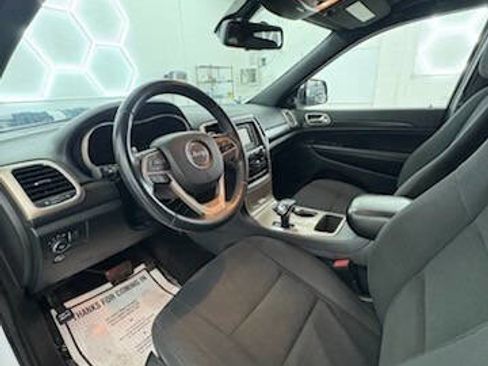 Used 2015 Jeep Grand Cherokee Laredo w/ Quick Order Package 23E image 12