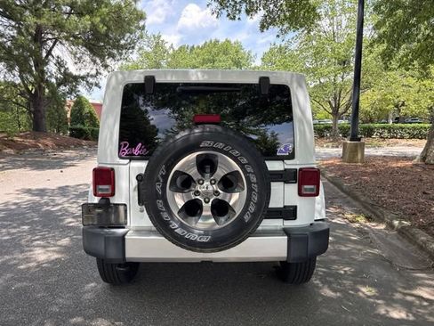 Used 2018 Jeep Wrangler Unlimited Sahara AWD/4WD image 4