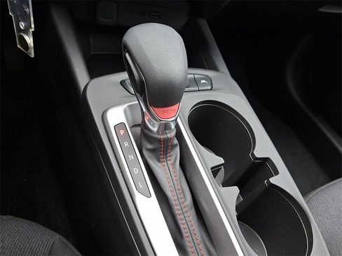 Used 2024 Chevrolet Trax RS w/ Sunroof Package image 16