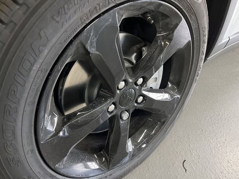 New 2025 Jeep Grand Cherokee L Limited w/ Black Appearance Package image 14