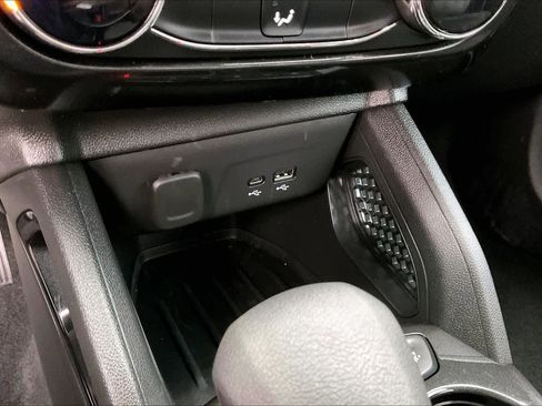 Used 2024 Chevrolet TrailBlazer LT w/ Driver Confidence Package image 34