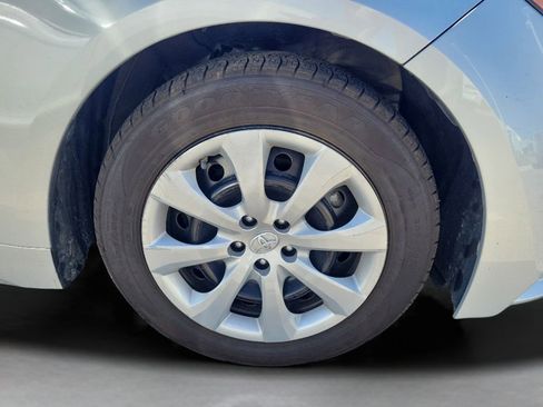 Used 2023 Toyota Corolla LE image 4