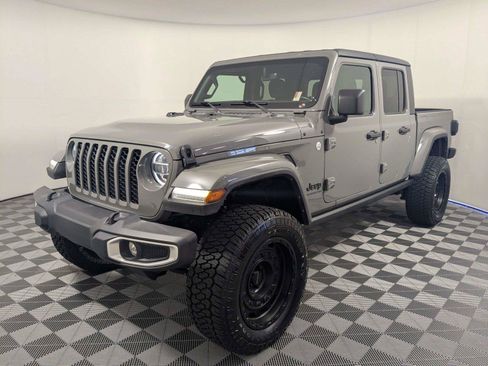 Used 2021 Jeep Gladiator Sport AWD/4WD image 2