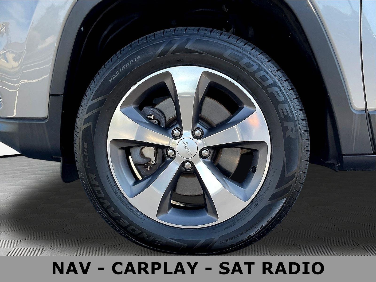 Used 2019 Jeep Cherokee Limited AWD/4WD image 35