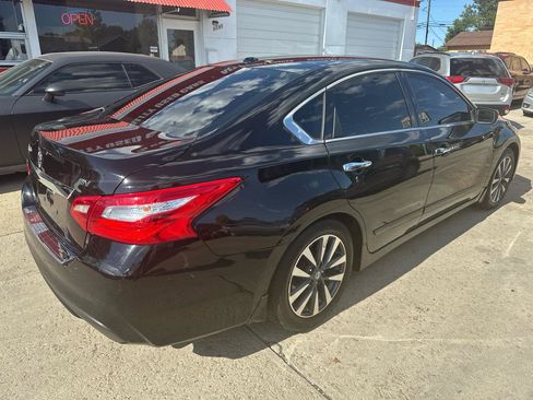 Used 2017 Nissan Altima 2.5 SV FWD image 5