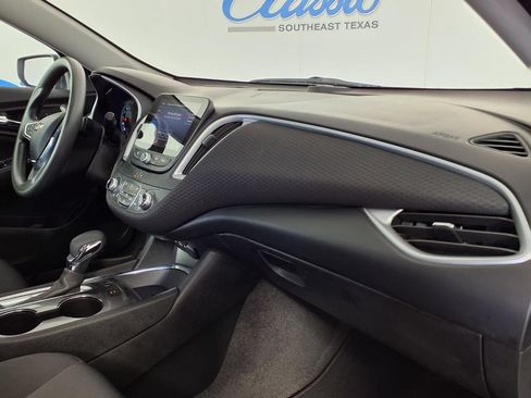 Used 2024 Chevrolet Malibu LT FWD image 9