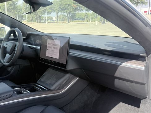 Used 2023 Tesla Model S AWD/4WD image 38