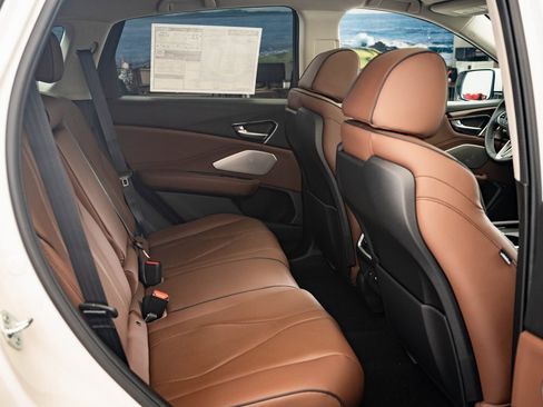 Certified 2025 Acura RDX SH-AWD w/ Advance Package image 37