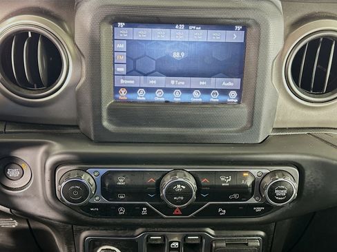 Used 2021 Jeep Wrangler Sport S image 21