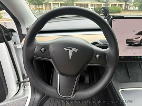 Used 2023 Tesla Model Y Long Range AWD/4WD image 16