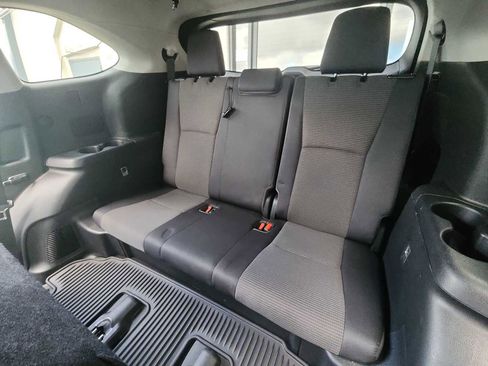 Used 2023 Toyota Highlander L image 23