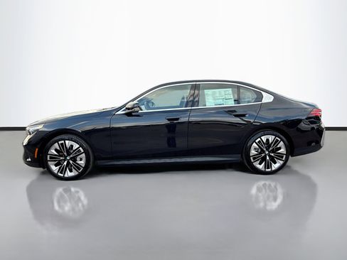 New 2026 BMW 530i w/ Convenience Package image 6