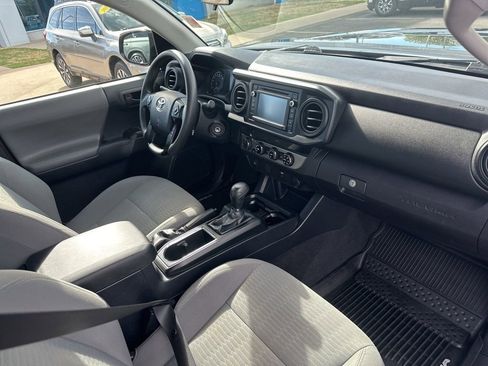 Used 2018 Toyota Tacoma SR w/ SR Convenience Package image 23