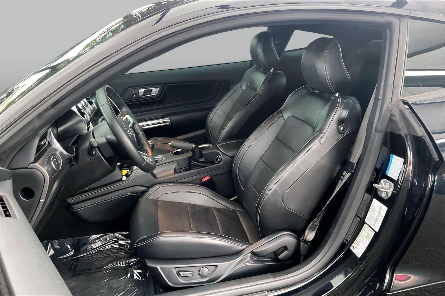 Used 2020 Ford Mustang GT Premium w/ GT Performance Package RWD image 8
