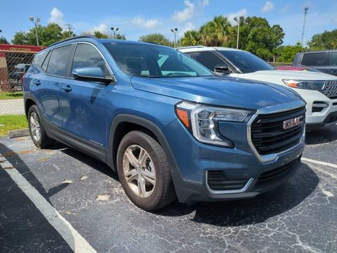 Used 2024 GMC Terrain SLE w/ Driver Convenience Package FWD image 1