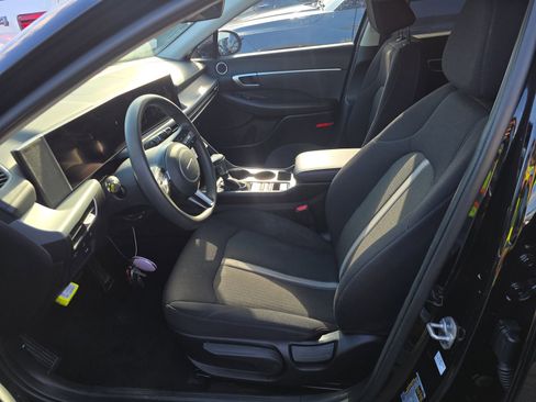 Used 2025 Hyundai Sonata SE FWD image 15