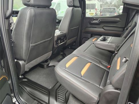 Used 2024 GMC Sierra 1500 AT4 w/ AT4 Preferred Package image 5