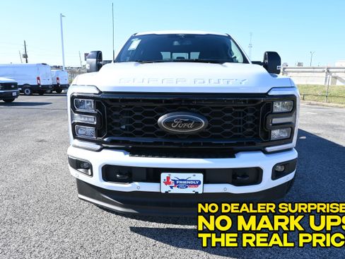 New 2026 Ford F250 Lariat w/ Black Appearance Package AWD/4WD image 9