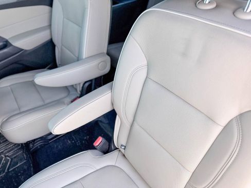 Used 2022 Chevrolet Traverse Premier image 20