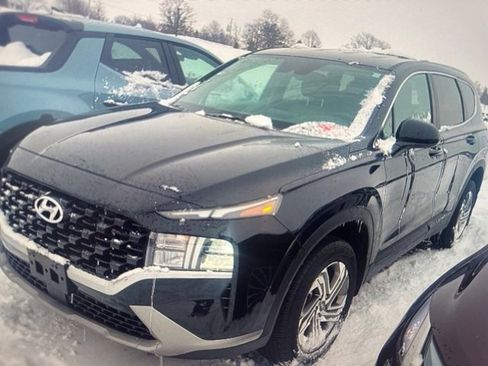 Used 2023 Hyundai Santa Fe SE image 3