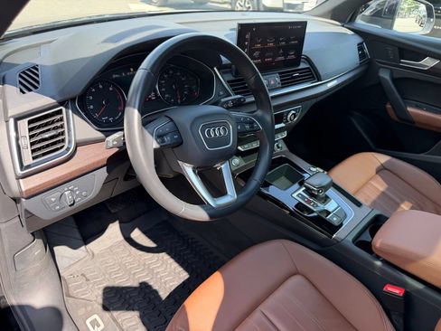 Used 2023 Audi Q5 2.0T Premium w/ Convenience Package AWD/4WD image 17