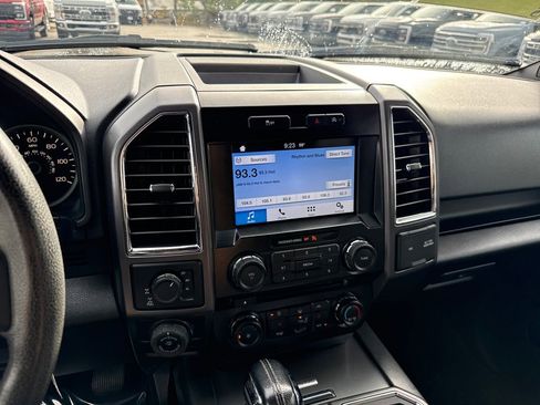 Used 2016 Ford F150 XLT w/ Equipment Group 302A Luxury image 21