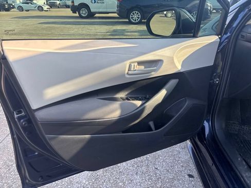 Used 2024 Toyota Corolla LE FWD image 11