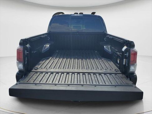 Certified 2023 Toyota Tacoma TRD Off-Road w/ Technology Package AWD/4WD image 9