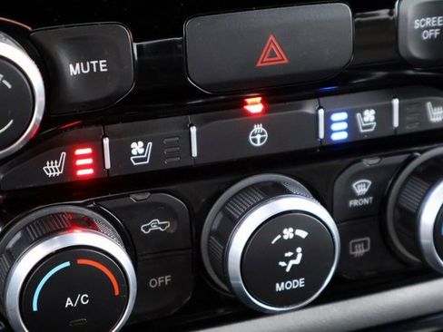 Used 2024 RAM 1500 Laramie image 7