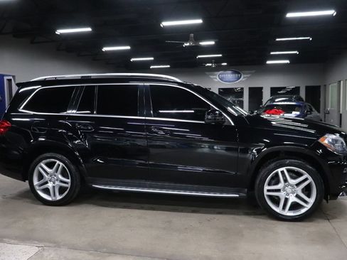 Used 2016 Mercedes-Benz GL 550 4MATIC image 6