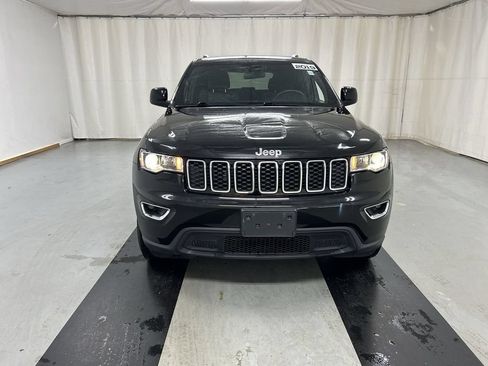 Used 2019 Jeep Grand Cherokee Laredo AWD/4WD image 3