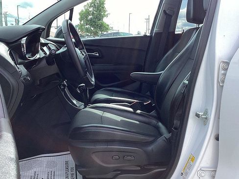 Used 2020 Chevrolet Trax LT w/ Redline Edition image 15