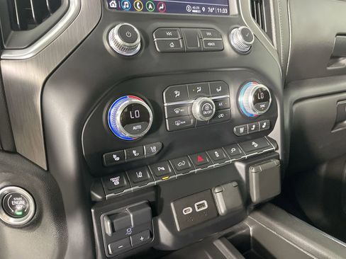 Used 2021 GMC Sierra 3500 Denali w/ Technology Package image 9