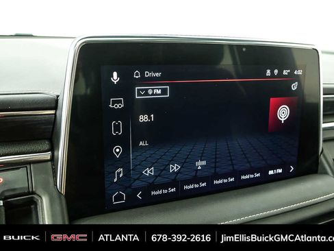 Used 2023 GMC Yukon XL SLT w/ SLT Premium Package image 14