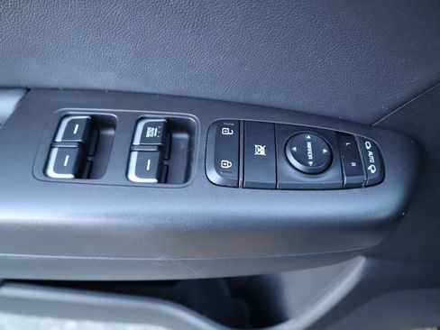Used 2020 Kia Sportage S image 39