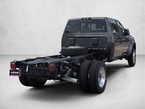 New 2026 RAM 4500 4x4 Crew Cab DRW w/ Laramie Trim Package image 2