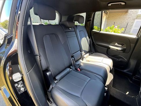 Used 2025 Mercedes-Benz GLB 250 4MATIC image 29