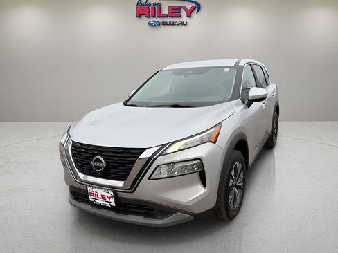 Used 2023 Nissan Rogue SV image 1