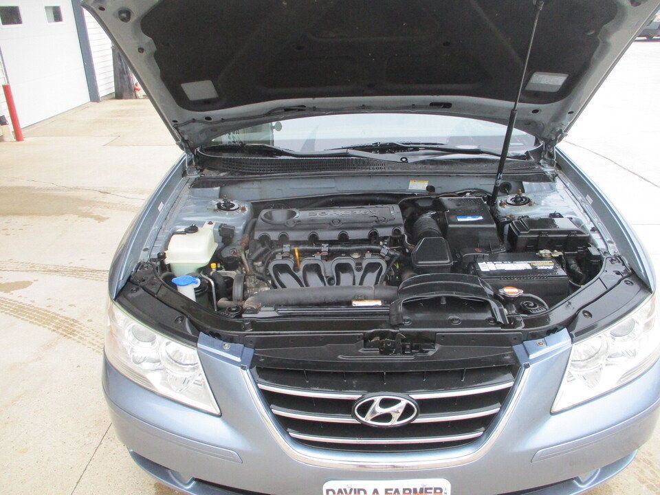 Used 2010 Hyundai Sonata GLS FWD image 4